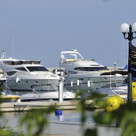Captain's At Marina Dinevi, Arena 1, Parking Apartamento